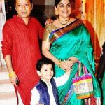 इंदिरा कृष्णन अपने परिवार के साथ