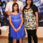 दयानंद शेट्टी अपनी पत्नी और बेटी के साथ