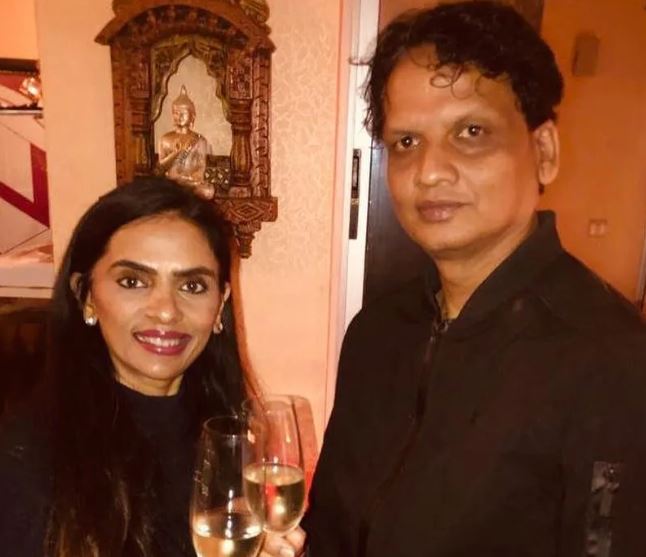 मेघना दीक्षित ने पति के साथ शैंपेन पीकर मनाया नया साल