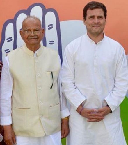 राहुल गांधी के साथ सुख राम