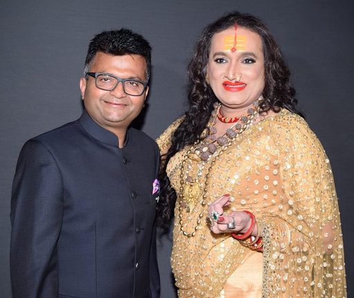 समानता और समावेश के लिए टाइम्स फैशन वीक 2019 में सामाजिक कार्यकर्ता लक्ष्मी नारायण त्रिपाठी के साथ अनील मुरारका
