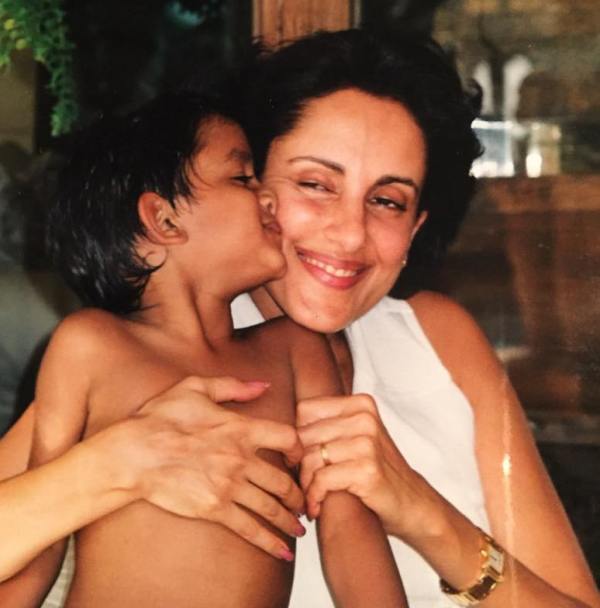 रुचिर मोदी के बचपन की तस्वीर उनकी मां के साथ। 