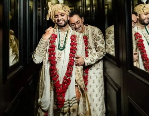कोलकाता में अपने शादी समारोह में जोड़े