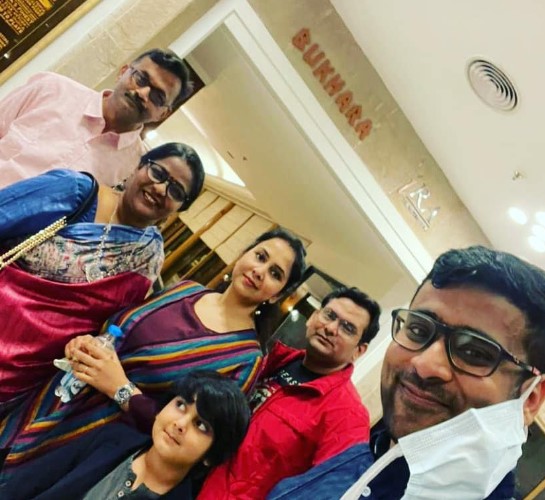 रोहित रंजन अपने परिवार के साथ