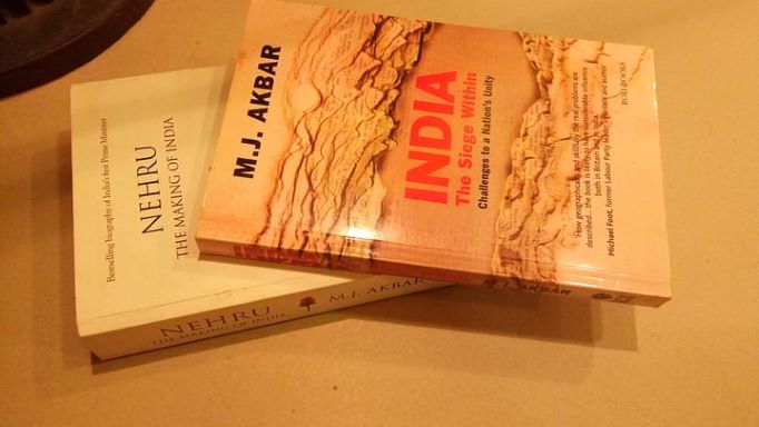 पुस्तक की छवि एमजे अकबर की इंडिया - द सीज विदिन