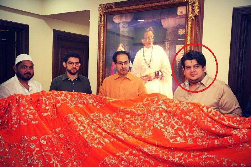 चादर के साथ राहुल नारायण कनाल या अजमेर शरीफ में चढ़ाया जा रहा है