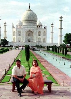 सहबा मुशर्रफ अपने पति के साथ भारत यात्रा के दौरान