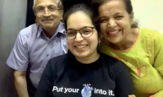 डॉ. शगुन बत्रा अपने माता-पिता के साथ