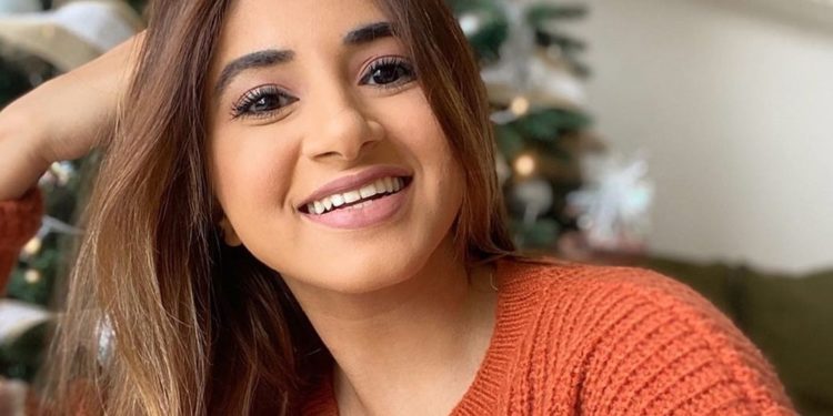 Aashna Shroff उम्र बॉयफ्रेंड पति परिवार Biography in Hindi Aashna Shroff