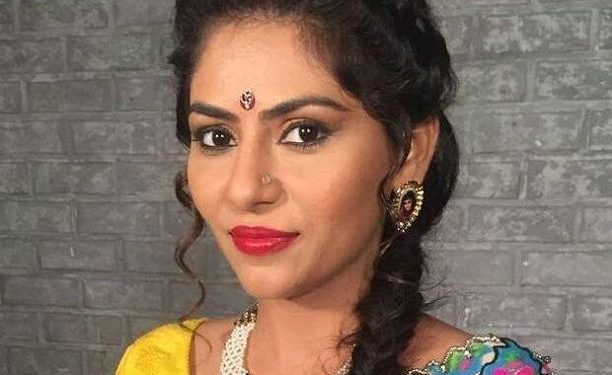 Akanksha Gilani हाइट Weight उम्र पति Biography in Hindi Akanksha Gilani