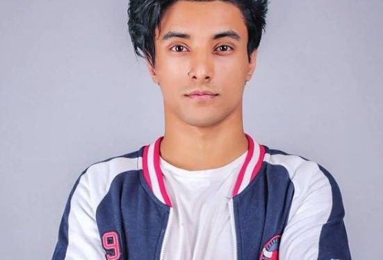 Aksh Baghla उम्र गर्लफ्रेंड परिवार Biography in Hindi Aksh Baghla