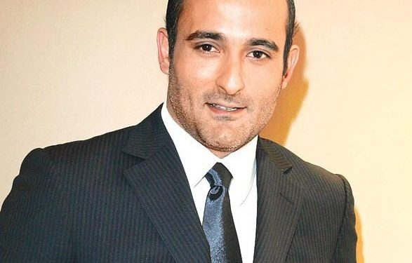 Akshaye Khanna उम्र हाइट गर्लफ्रेंड पत्नी परिवार Biography in Hindi Akshaye Khanna