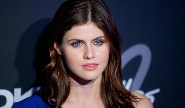 Alexandra Daddario हाइट Weight उम्र Affairs Biography in Hindi Alexandra Daddario