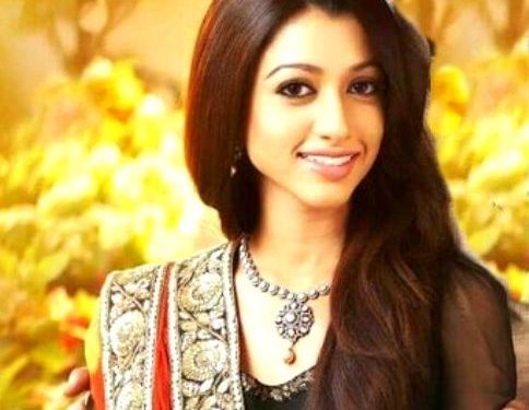 Amal Sufiya पत्नी of Dulquer Salmaan उम्र परिवार Biography in Amal Sufiya