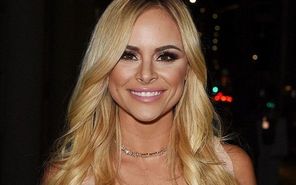 Amanda Stanton हाइट Weight उम्र Affairs Biography in Hindi Amanda Stanton