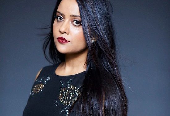 Amruta Fadnavis उम्र पति बच्चे Biography in Hindi Singer and Dancer Amruta Fadnavis Wife of CM of Maharashtra