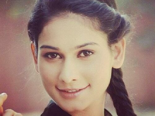 Aneri Vajani हाइट Weight उम्र बॉयफ्रेंड परिवार Biography in Hindi aneri-vajani
