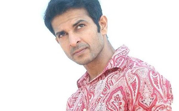 Ankur Nayyar हाइट Weight उम्र पत्नी Biography in Hindi ankur-nayyar