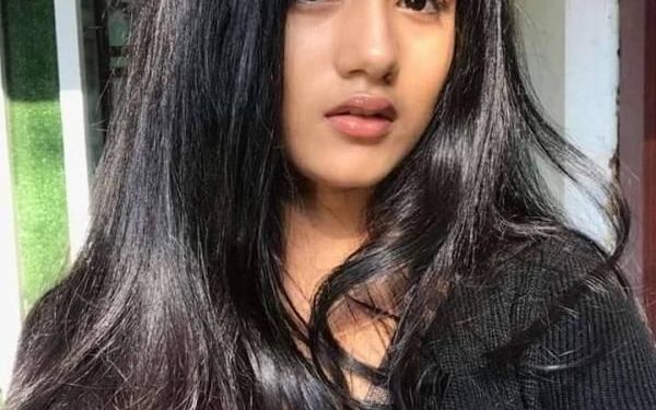 Ashlesha Thakur Mahek Thakur उम्र बॉयफ्रेंड परिवार Biography in Hindi Ashlesha Thakur