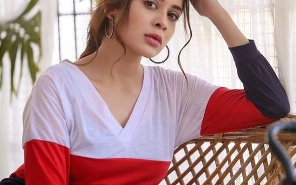 Azekah Daniel हाइट उम्र बॉयफ्रेंड पति परिवार Biography in Hindi Azekah Daniel