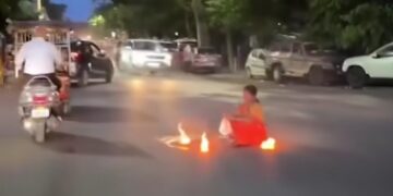 Be careful a woman was seen doing tantric rituals at the crossroads in Jabalpur