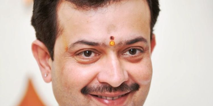 Bhayyuji Maharaj उम्र Death Cause पत्नी परिवार Biography in Hindi Bhayyuji Maharaj