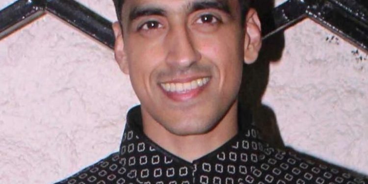 Chaitnya Sharma Shweta Tripathis पति उम्र परिवार Biography in Hindi Chaitanya Sharma