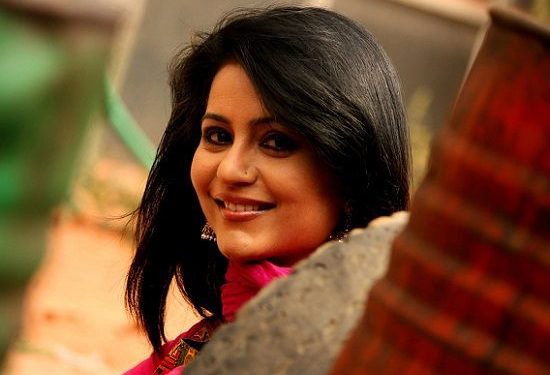 Charul Malik हाइट Weight उम्र Biography in Hindi News Anchor Charul Malik