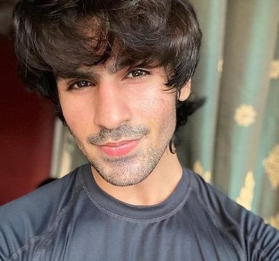 Devashish MTV Splitsvilla X3 हाइट उम्र गर्लफ्रेंड परिवार Biography in Devashish