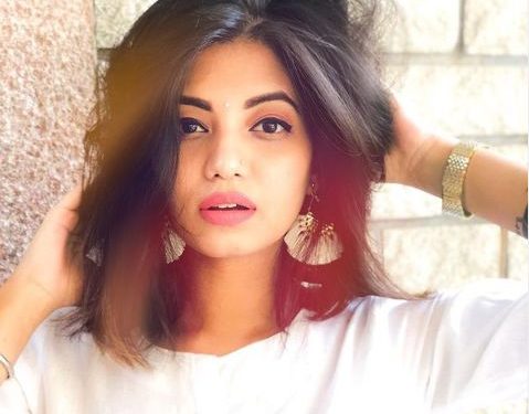 Disha Madan हाइट उम्र बॉयफ्रेंड पति परिवार Biography in Hindi Disha Madan