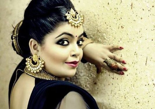 Divya Bhatnagar हाइट उम्र Death बॉयफ्रेंड पति परिवार Biography in Divya Bhatnagar