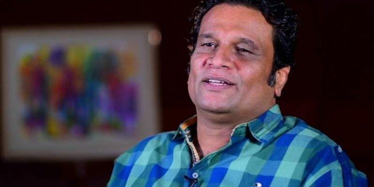 Hareesh Peradi हाइट उम्र गर्लफ्रेंड पत्नी बच्चे परिवार Biography in Hareesh Peradi