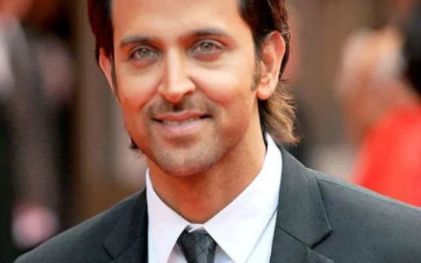 Hrithik Roshan हाइट उम्र पत्नी गर्लफ्रेंड परिवार Biography in Hindi Hrithik Roshan