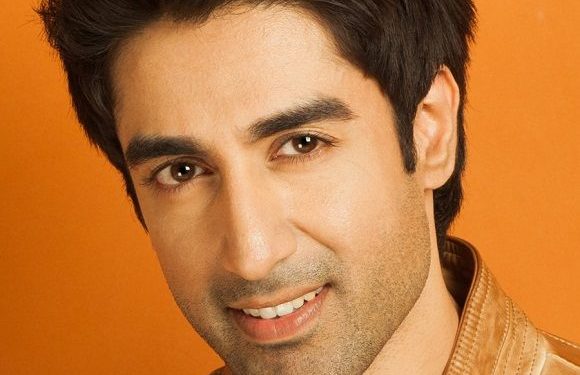 Ishaan Singh Manhas Actor हाइट उम्र परिवार गर्लफ्रेंड Biography in Ishaan Singh Manhas