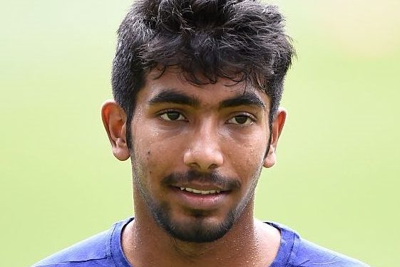 Jasprit Bumrah हाइट उम्र गर्लफ्रेंड पत्नी परिवार Biography in Hindi Jasprit Bumrah