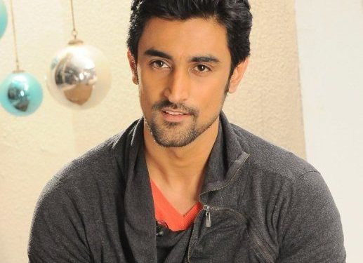 Kunal Kapoor हाइट उम्र गर्लफ्रेंड पत्नी बच्चे परिवार Biography in Kunal Kapoor