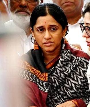 Malavika Krishna उम्र Caste पति परिवार Biography in Hindi Malavika Krishna