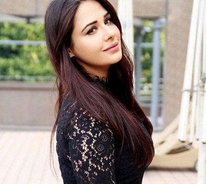 Mandy Takhar हाइट Weight उम्र Affairs Biography in Hindi Mandy Takhar