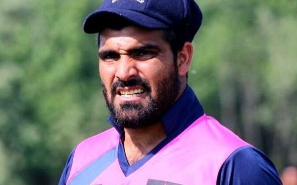 Manzoor Dar Cricketer हाइट Weight उम्र गर्लफ्रेंड Biography in Hindi Manzoor Dar