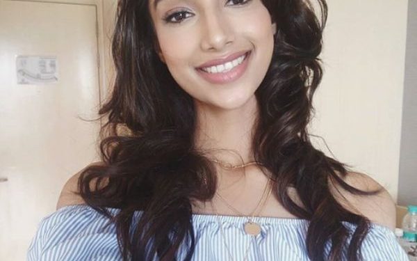 Meenakshi Chaudhary उम्र हाइट बॉयफ्रेंड परिवार Caste Biography in Hindi Meenakshi Chaudhary