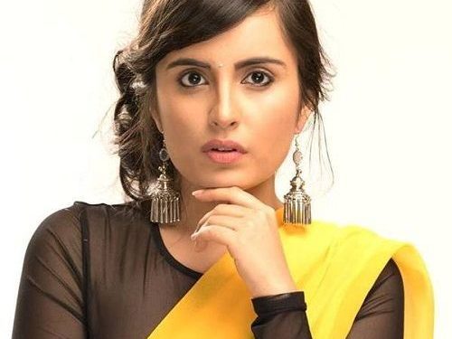 Mridanjli Rawal हाइट Weight उम्र बॉयफ्रेंड Biography in Hindi Mridanjli Rawal