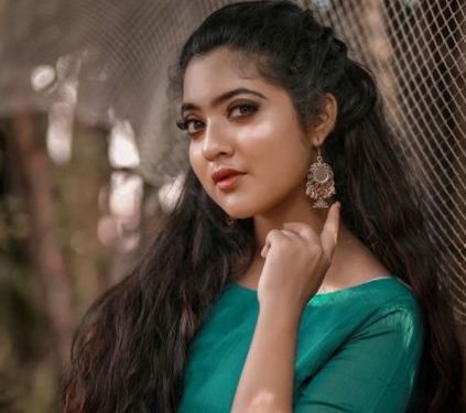 Nandana Varma हाइट उम्र बॉयफ्रेंड परिवार Biography in Hindi Nandana Varma