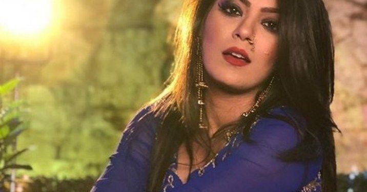 Nidhi Jha उम्र बॉयफ्रेंड पति परिवार Biography in Hindi Nidhi Jha