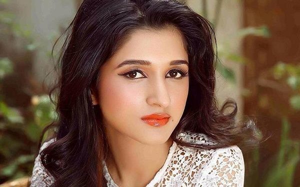 Nidhi Shah हाइट Weight उम्र बॉयफ्रेंड परिवार Biography in Hindi Nidhi Shah