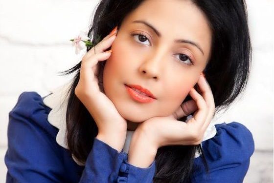 Poppy Jabbal हाइट Weight उम्र बॉयफ्रेंड परिवार Biography in Hindi Poppy Jabbal