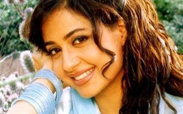 Priya Gill हाइट उम्र बॉयफ्रेंड परिवार Biography in Hindi Priya Gill