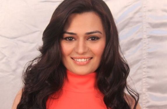 Renee Dhyani हाइट Weight उम्र बॉयफ्रेंड परिवार Biography in Hindi Renee Dhyani