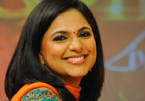 Richa Anirudh (News Anchor) उम्र, पति, परिवार, Biography in Hindi -  बायोग्राफी