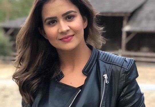 Roopi Gill उम्र परिवार बॉयफ्रेंड Biography in Hindi Roopi Gill