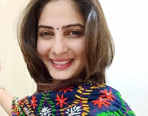 Sakshi Joshi हाइट उम्र पति परिवार Biography in Hindi Sakshi Joshi